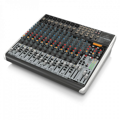 Микшерный пульт с эффектами Behringer QX2222USB